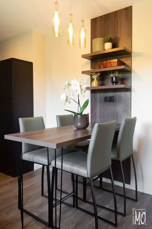 Détail du bureau en chêne teinté masse - Architecte d'intérieur Saint-Galmier