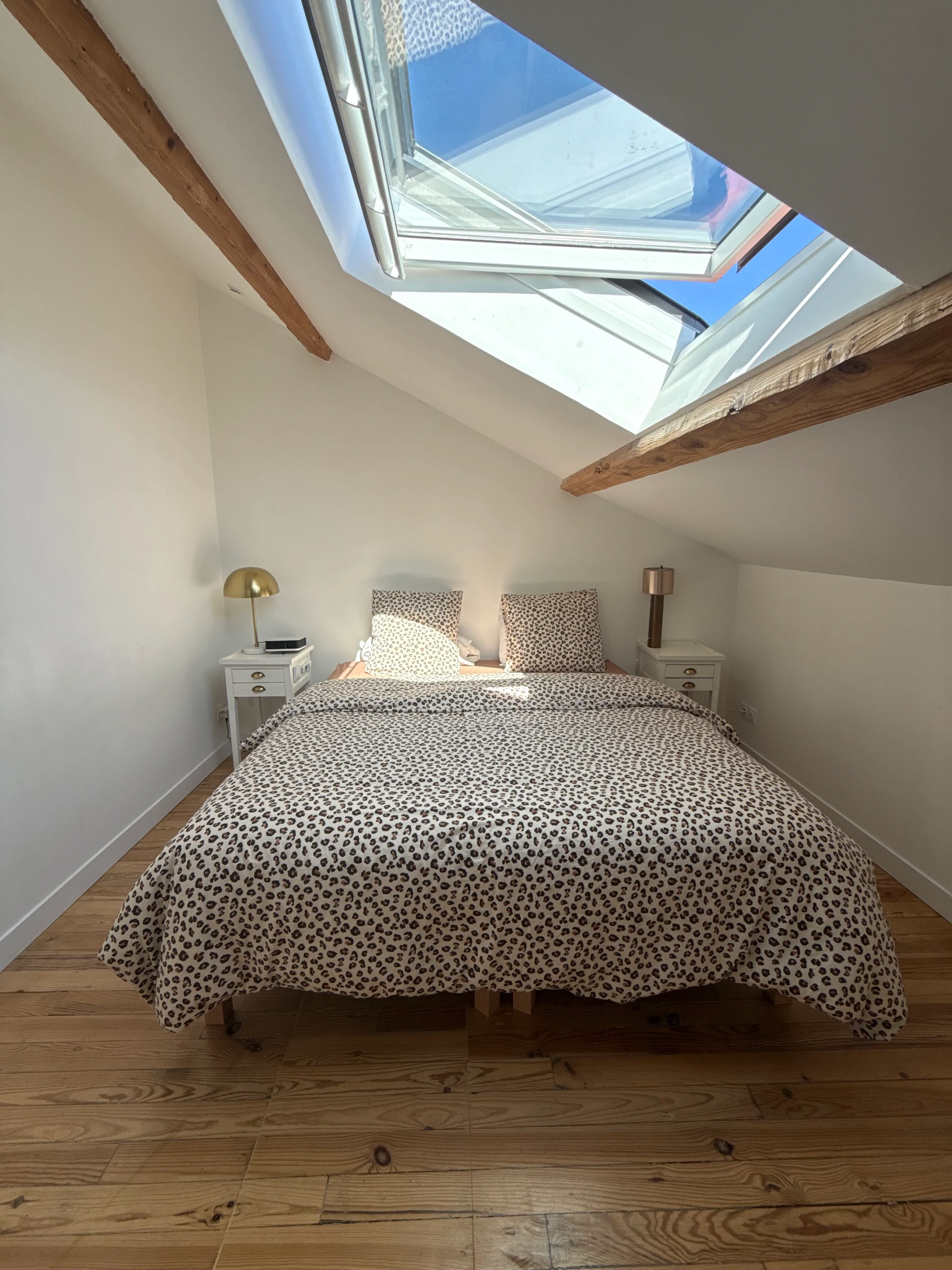 Salon contemporain et meuble sur-mesure Maison 49